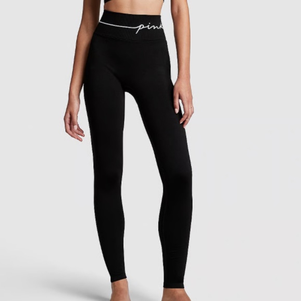 PINK VICTORIA SECRET 
SEAMLESS CLASSIC LEGGINGS BLACK SIZE MEDIUM